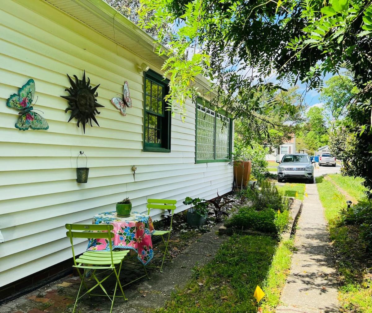 The Casita Serenely Welcomes Guests All Year Round Wilmington Bagian luar foto